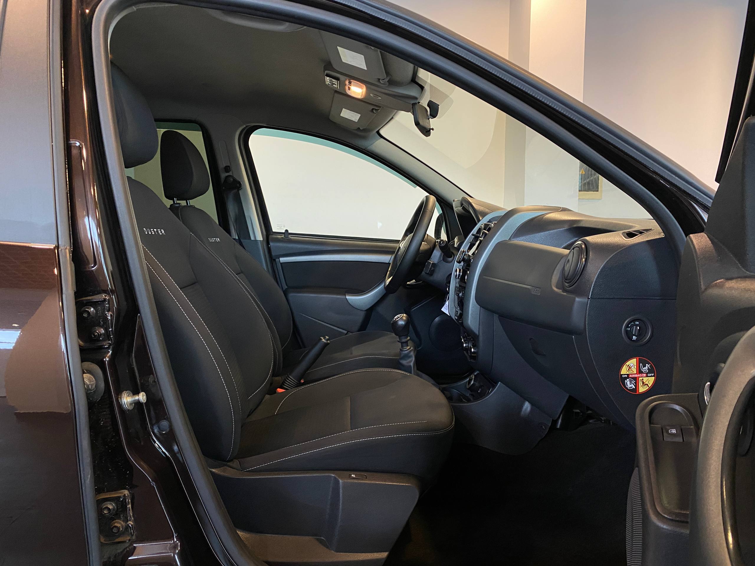RENAULT DUSTER