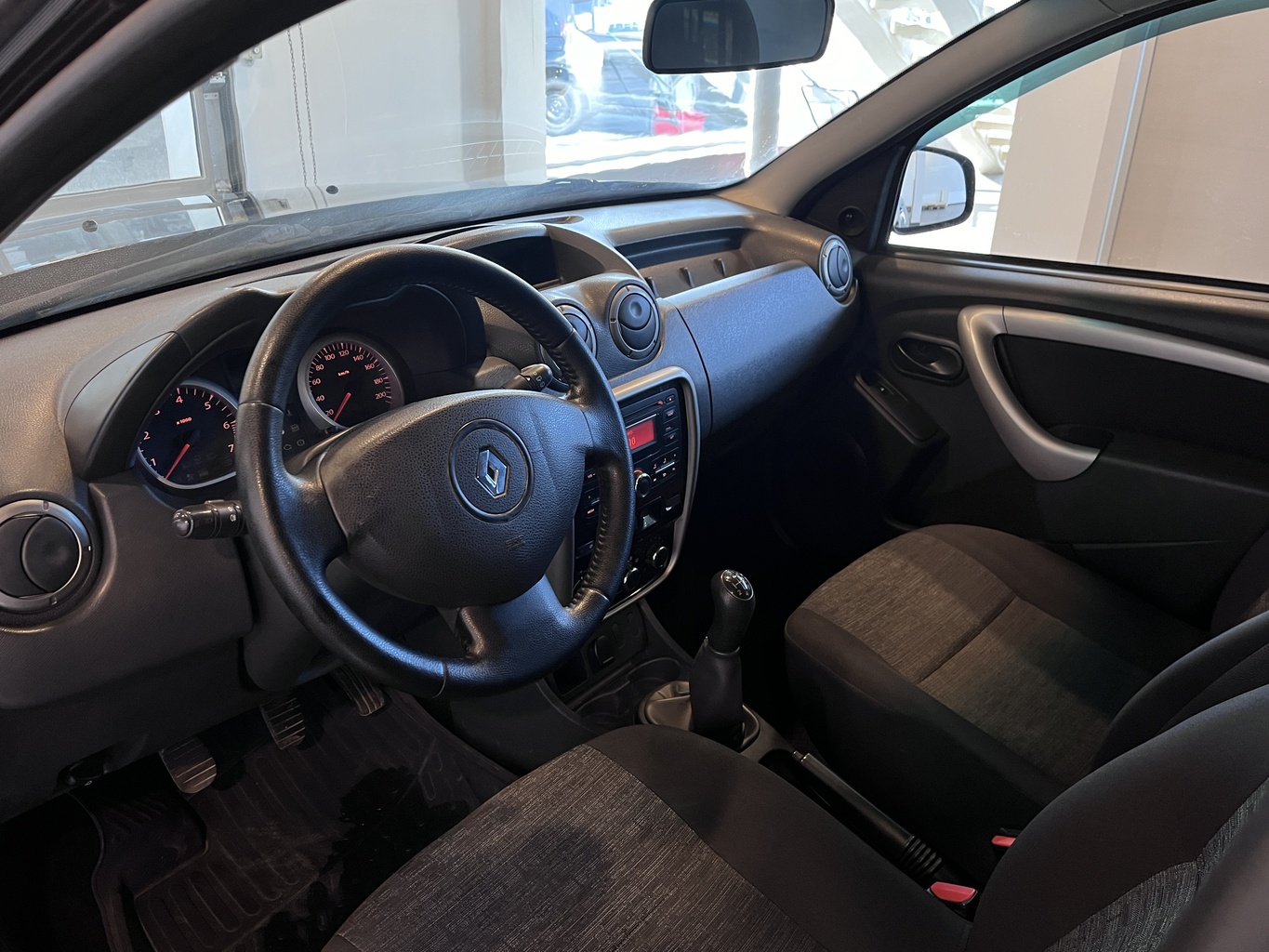 RENAULT DUSTER