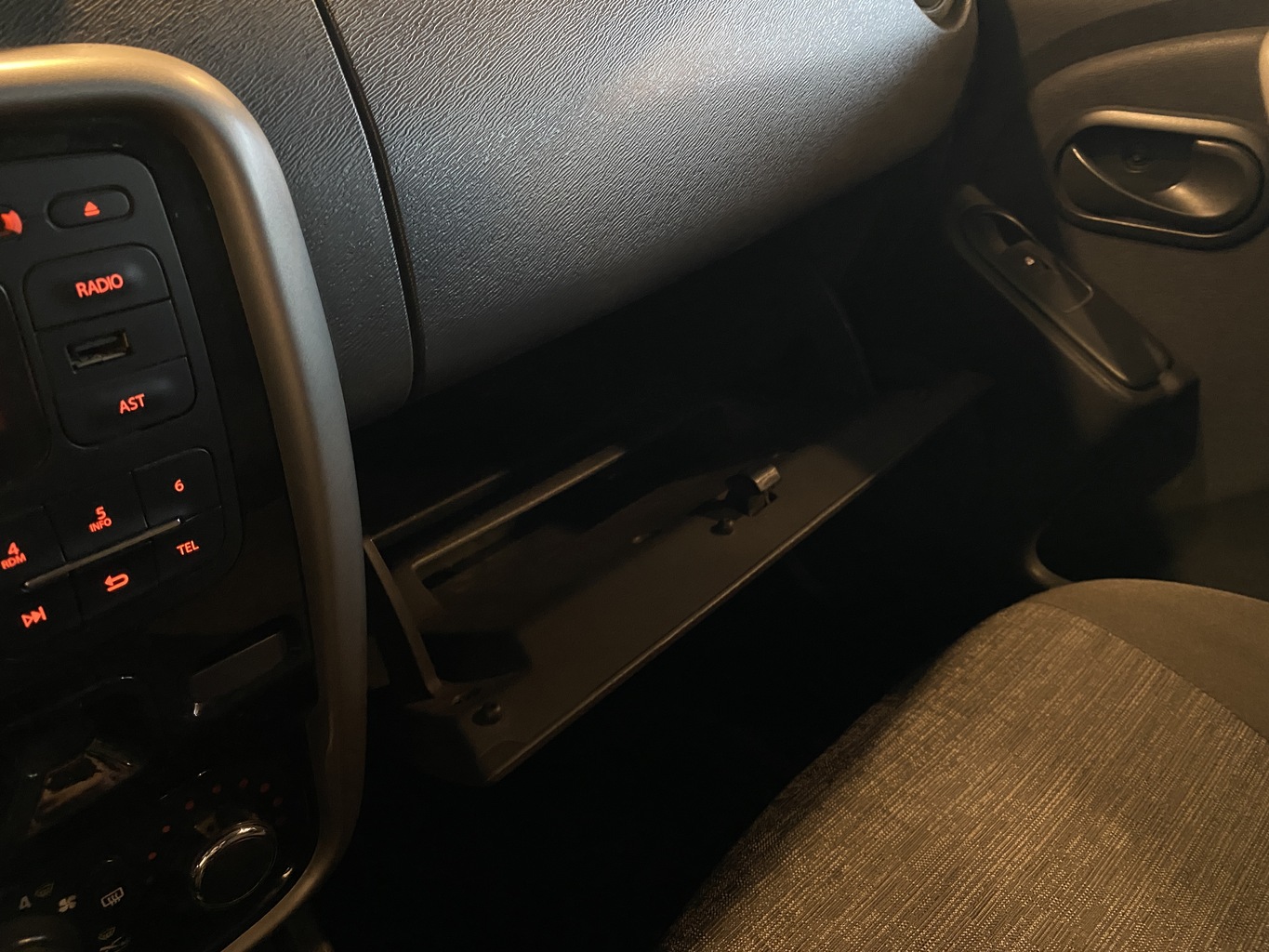 RENAULT DUSTER