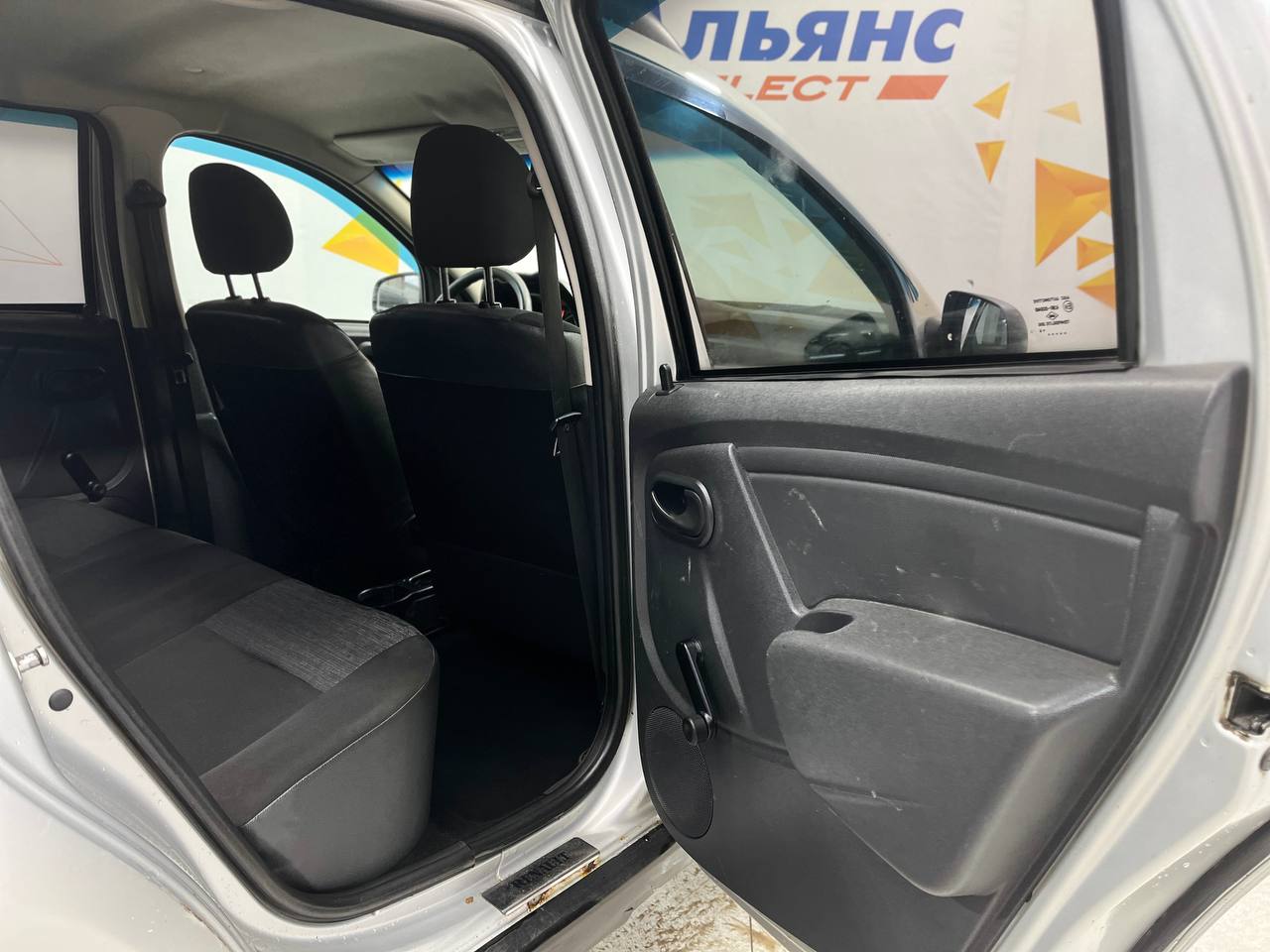 RENAULT DUSTER
