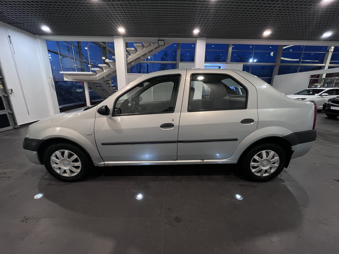 RENAULT LOGAN