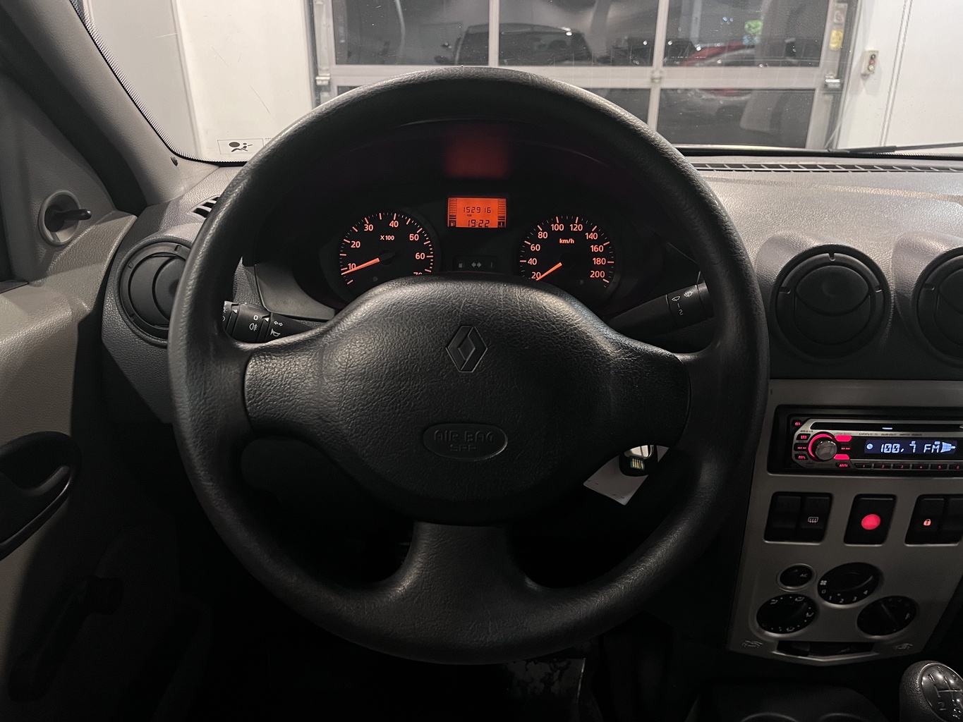 RENAULT LOGAN