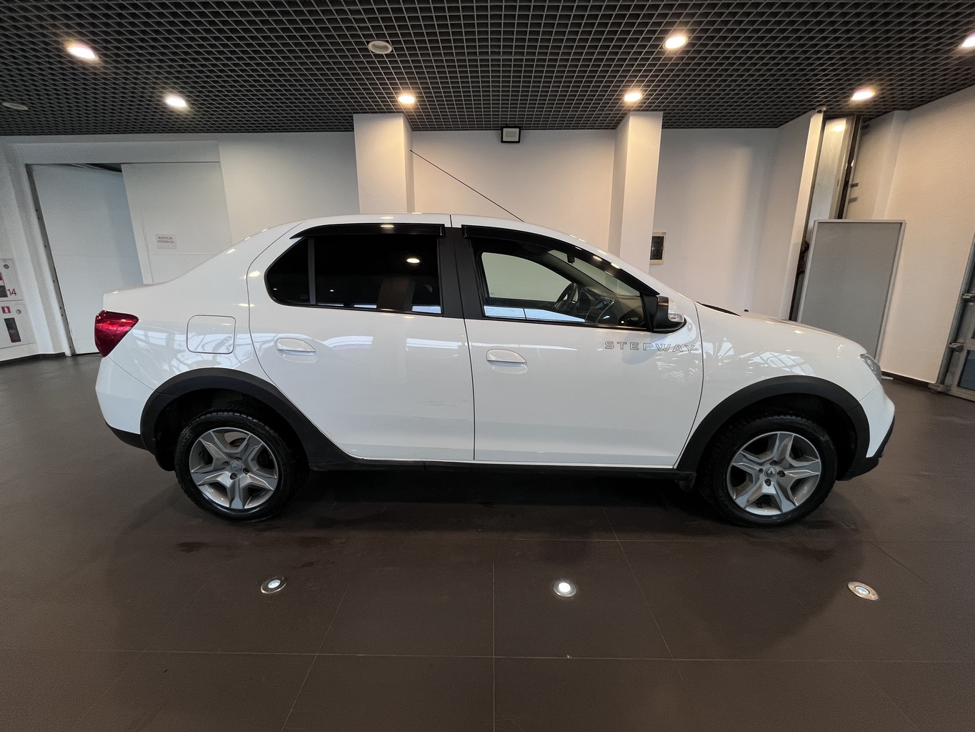 RENAULT LOGAN