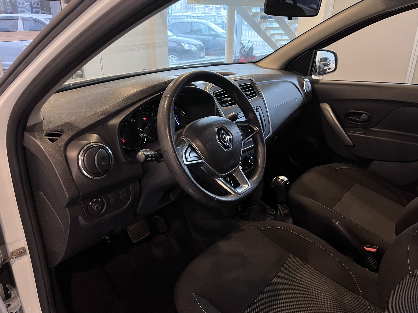 RENAULT LOGAN