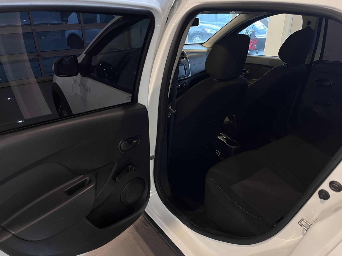 RENAULT LOGAN