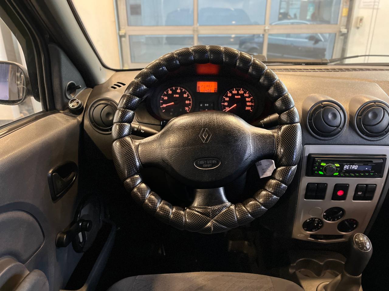RENAULT LOGAN
