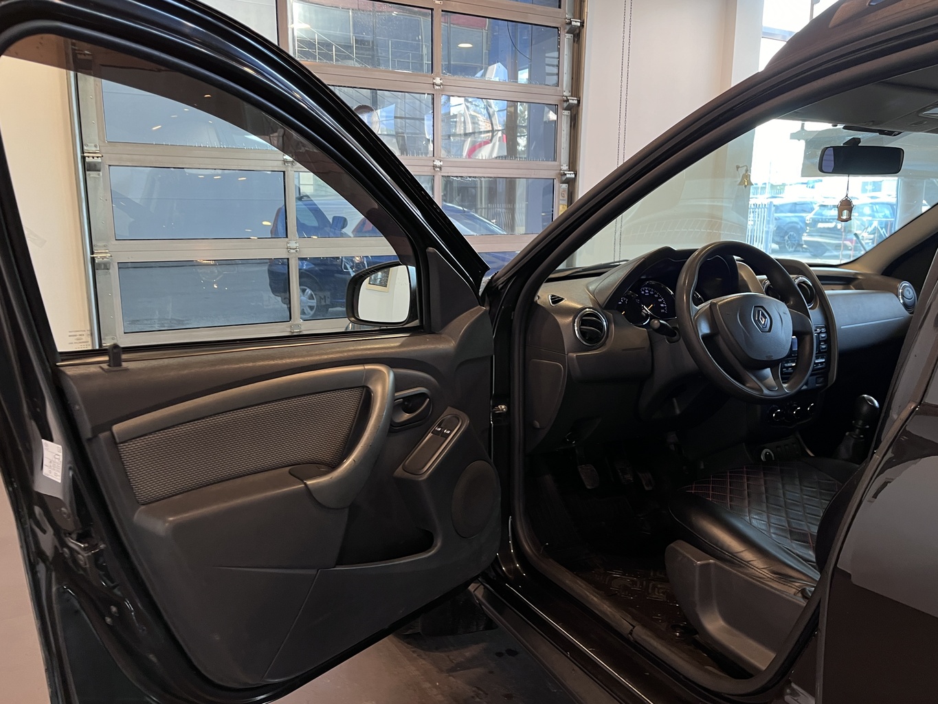 RENAULT DUSTER