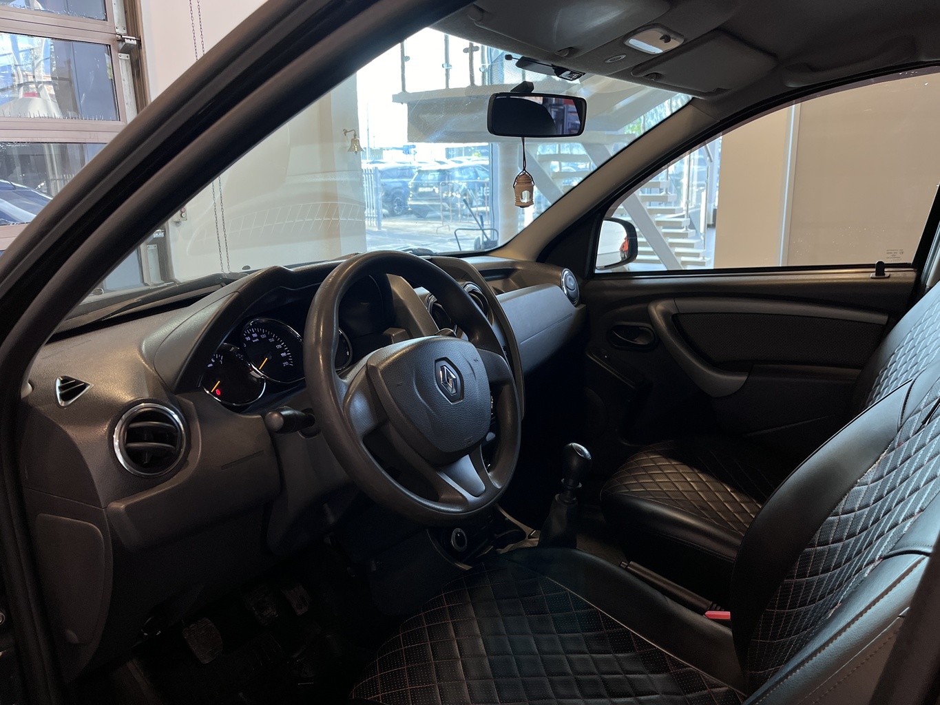 RENAULT DUSTER