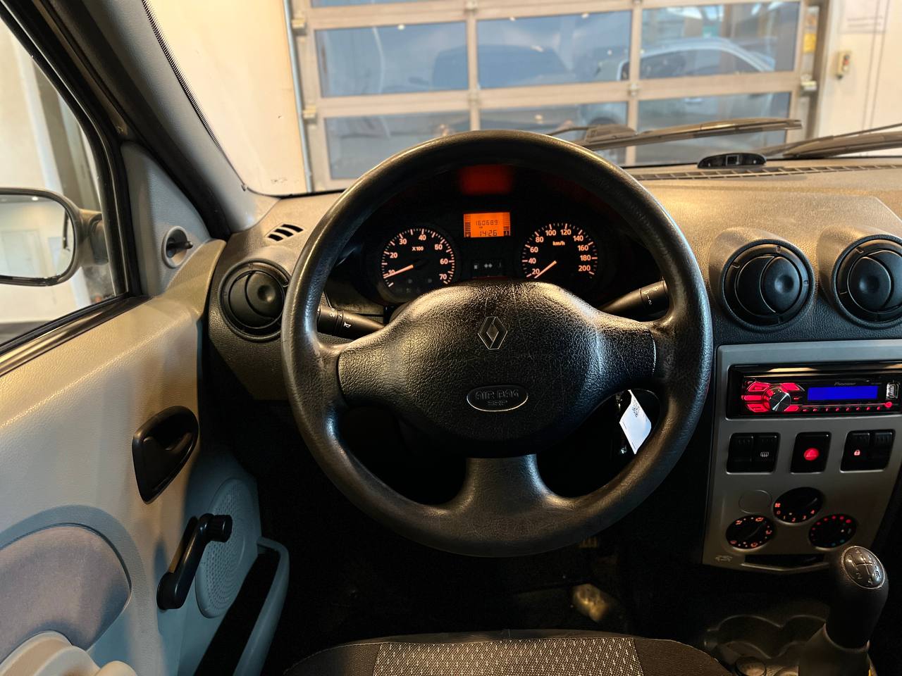RENAULT LOGAN