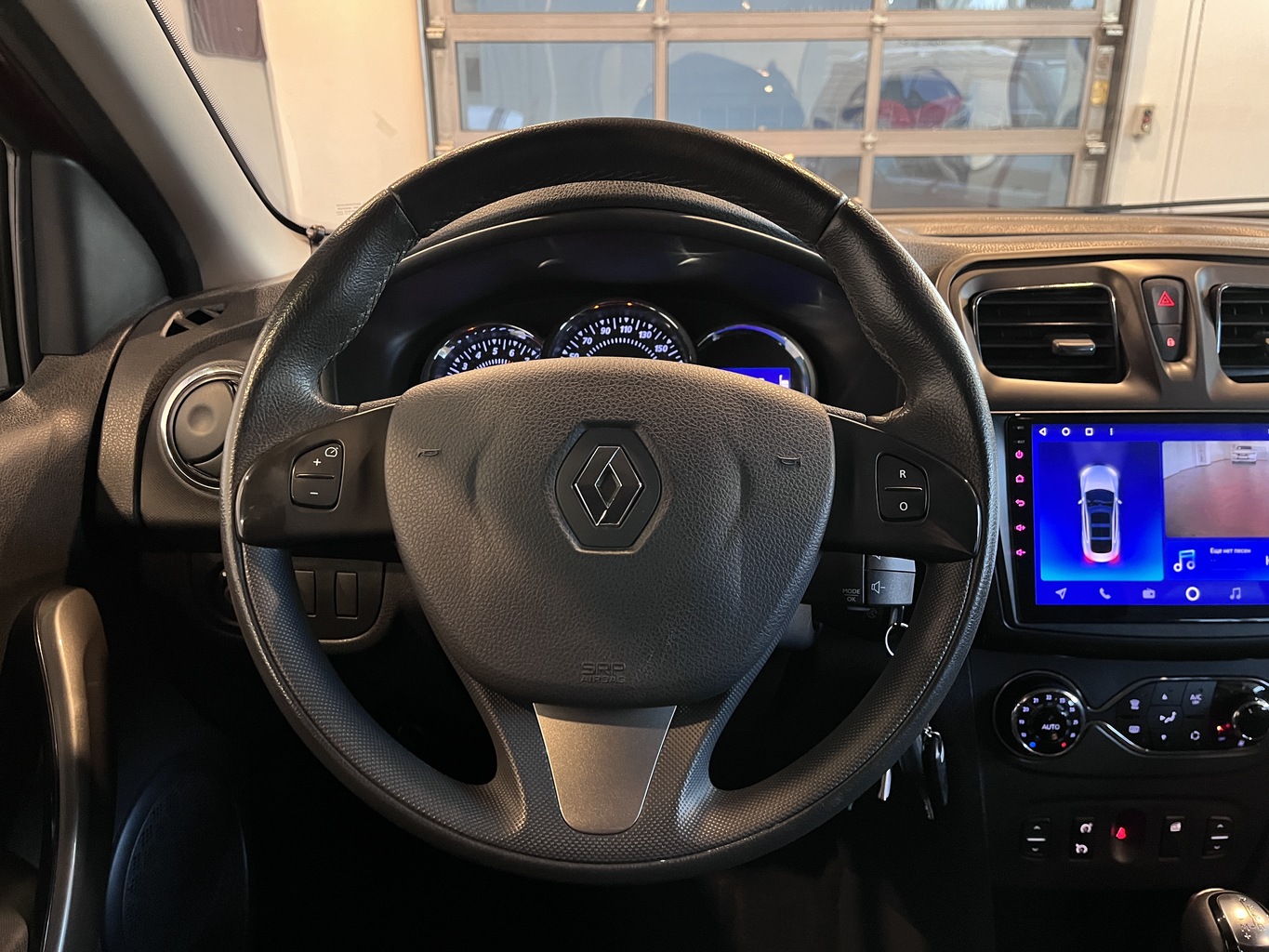 RENAULT SANDERO