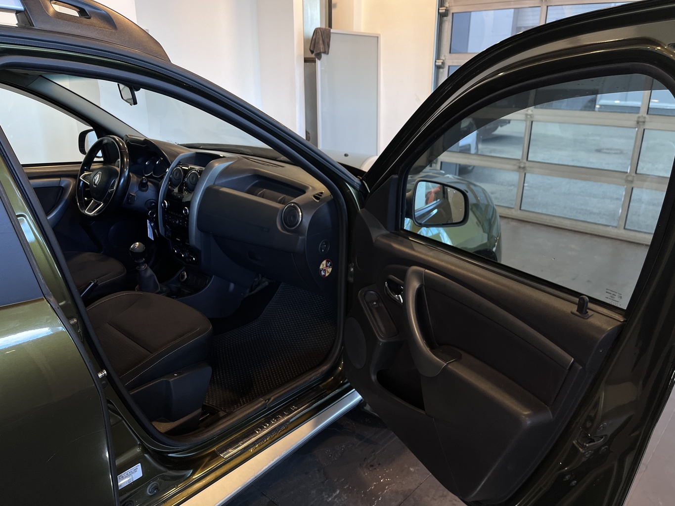 RENAULT DUSTER