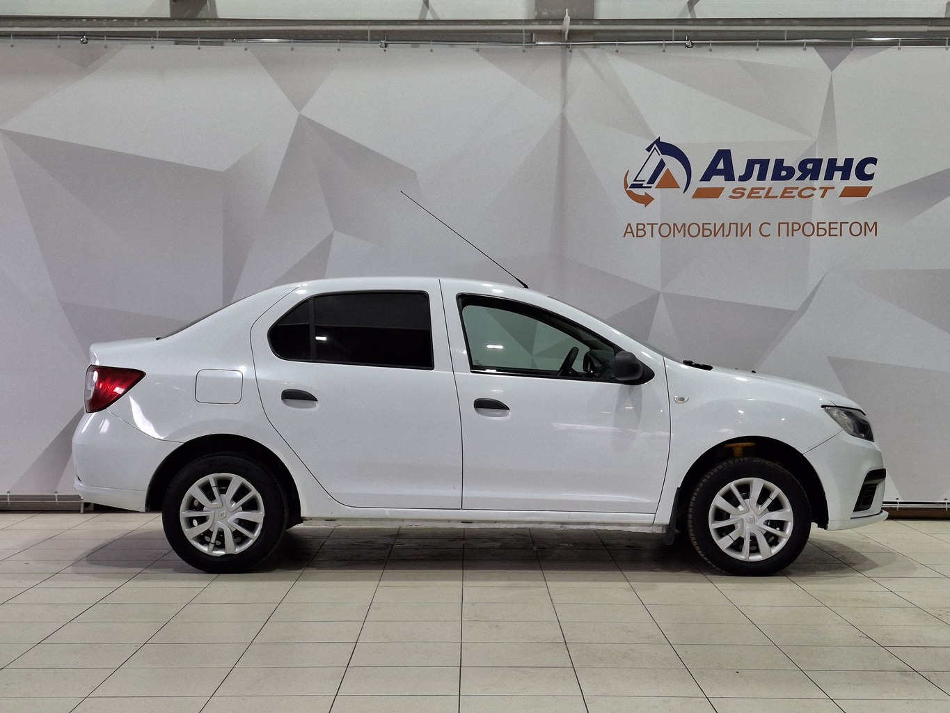 RENAULT LOGAN