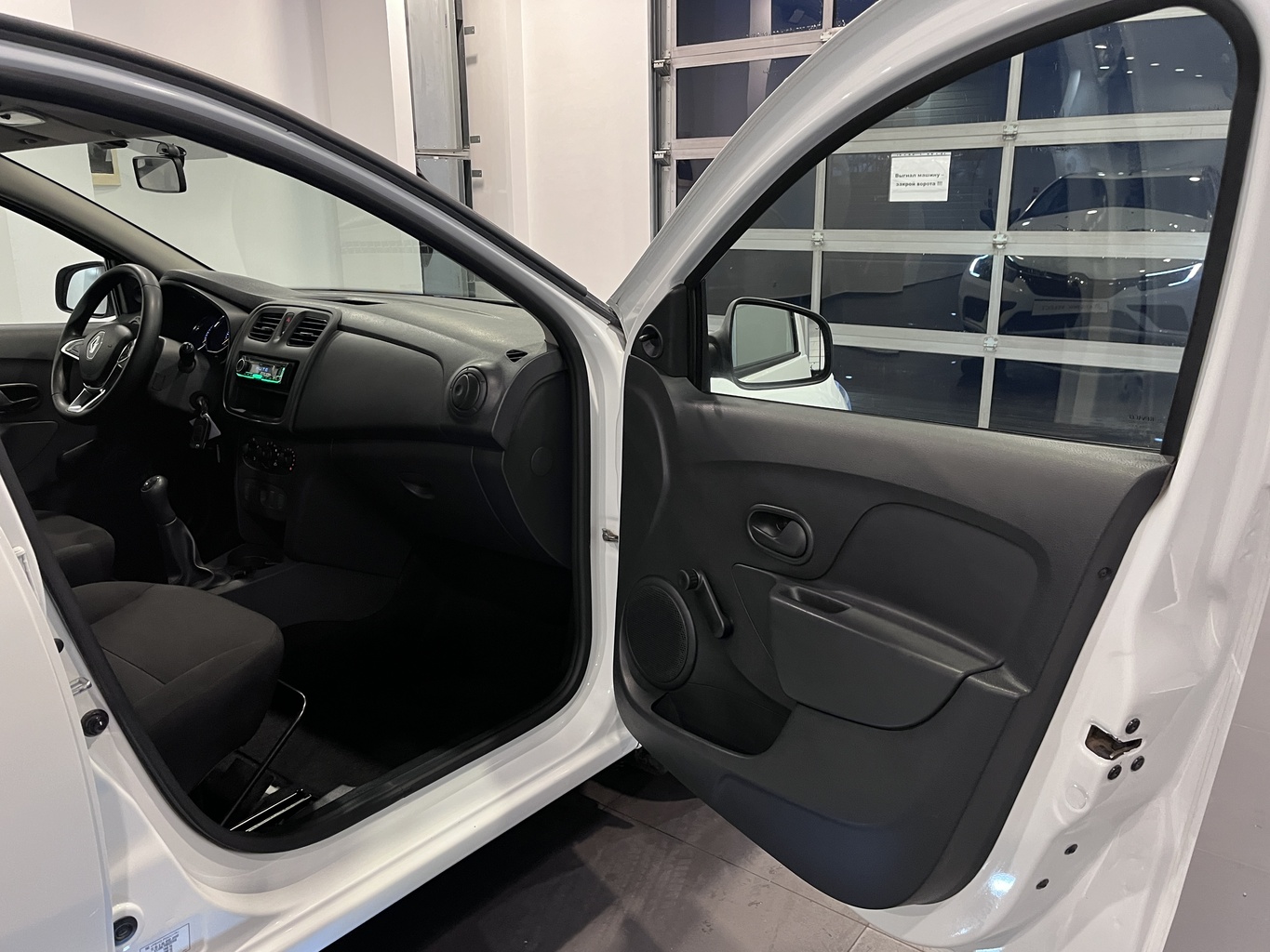 RENAULT LOGAN