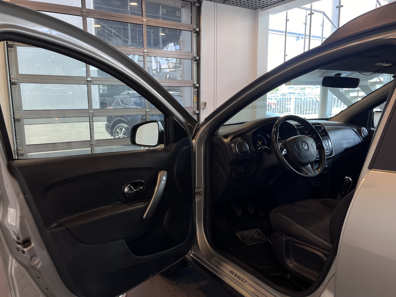RENAULT SANDERO