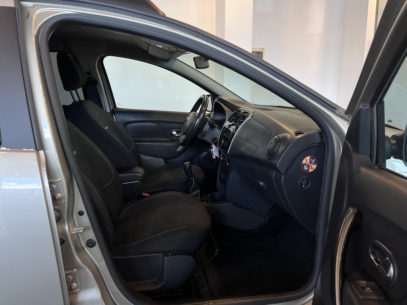 RENAULT SANDERO