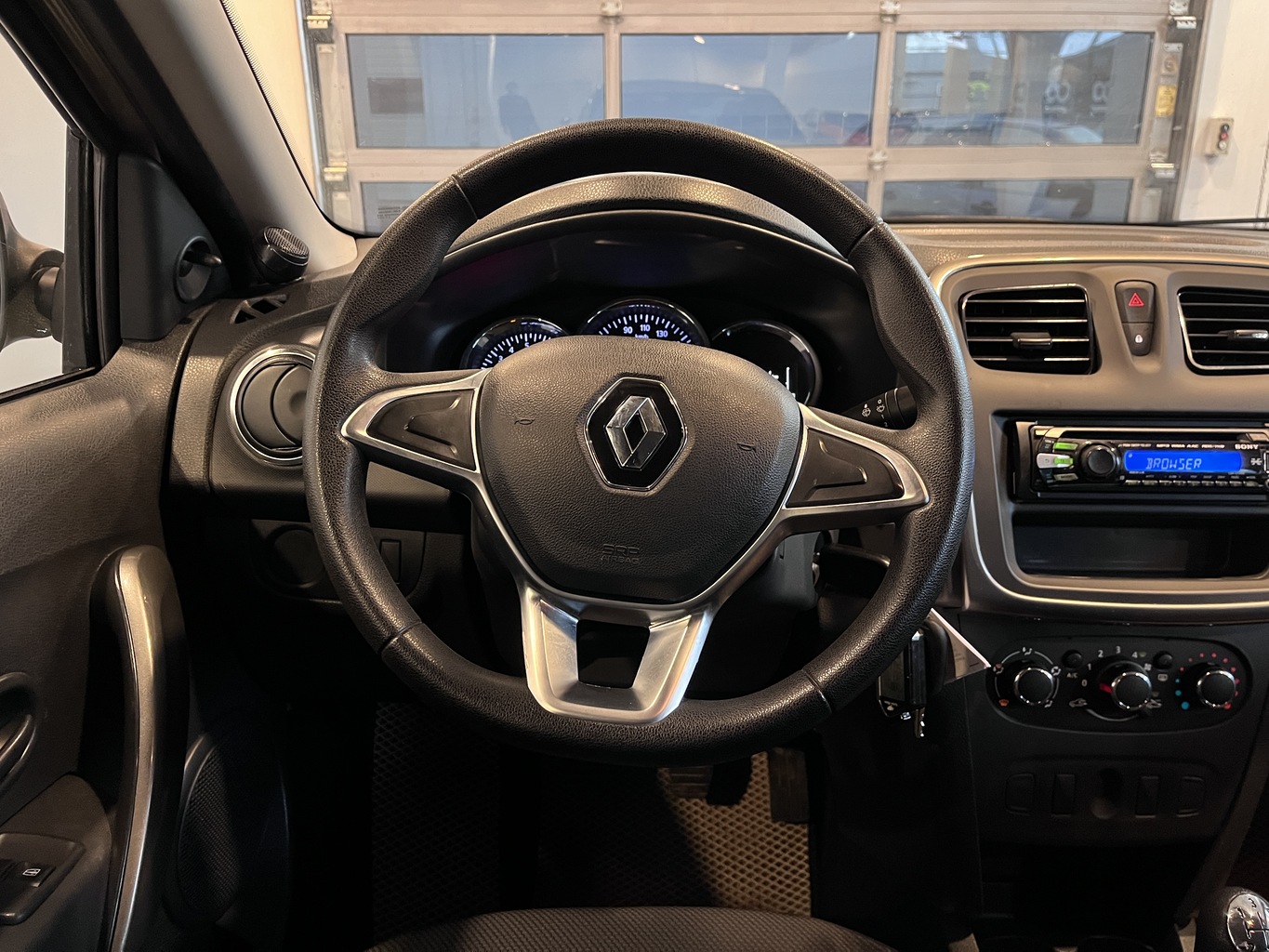 RENAULT LOGAN