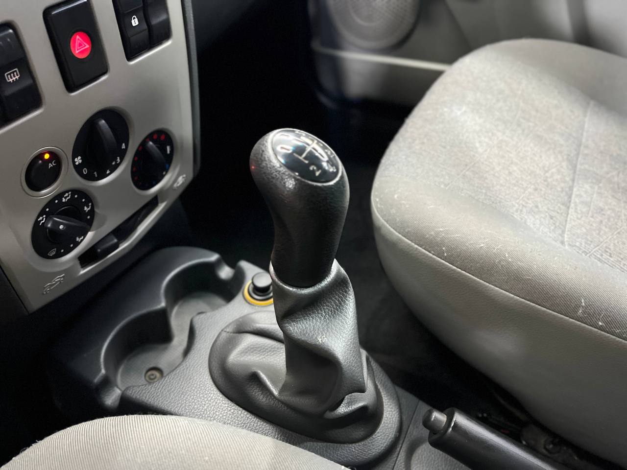 RENAULT LOGAN