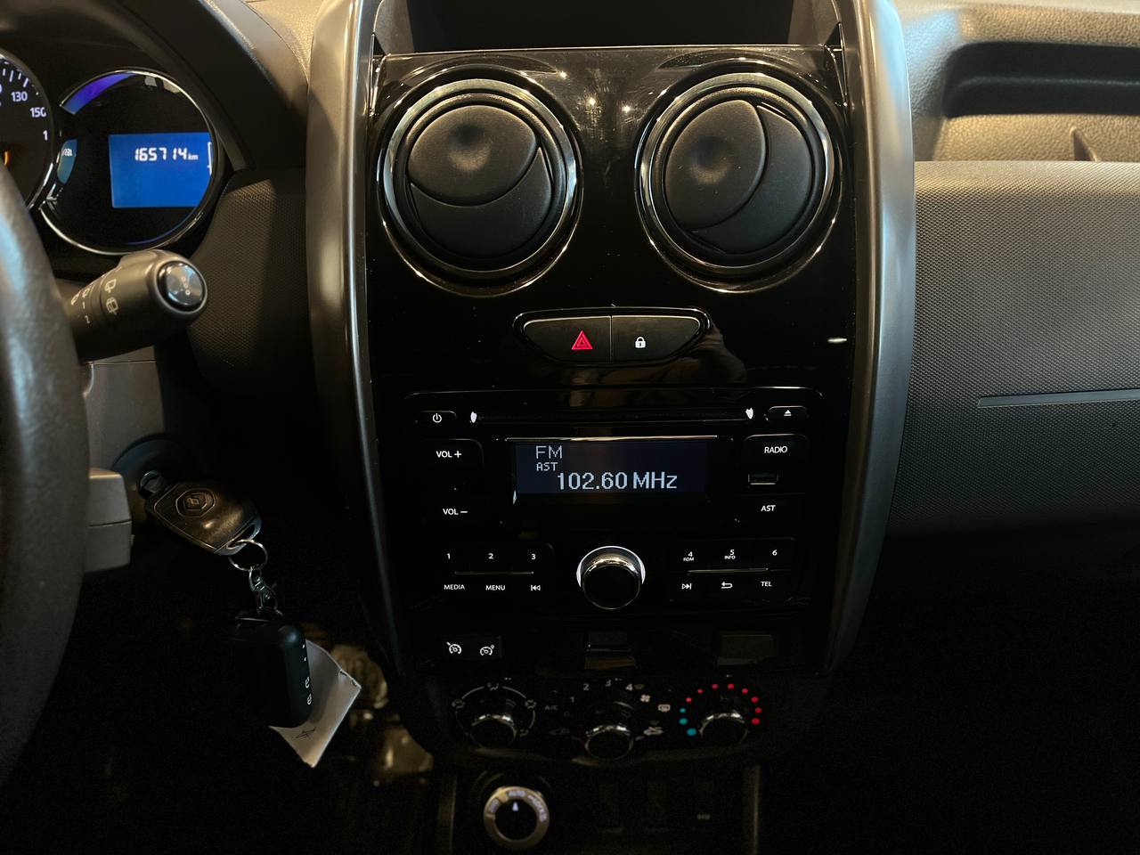 RENAULT DUSTER