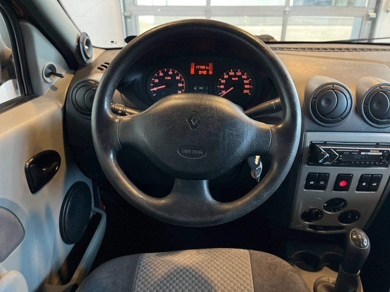 RENAULT LOGAN