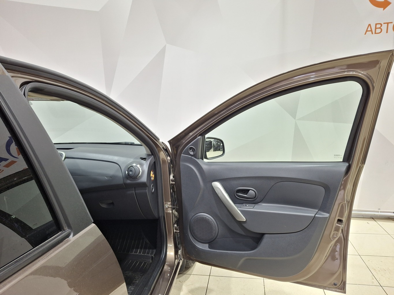 RENAULT SANDERO