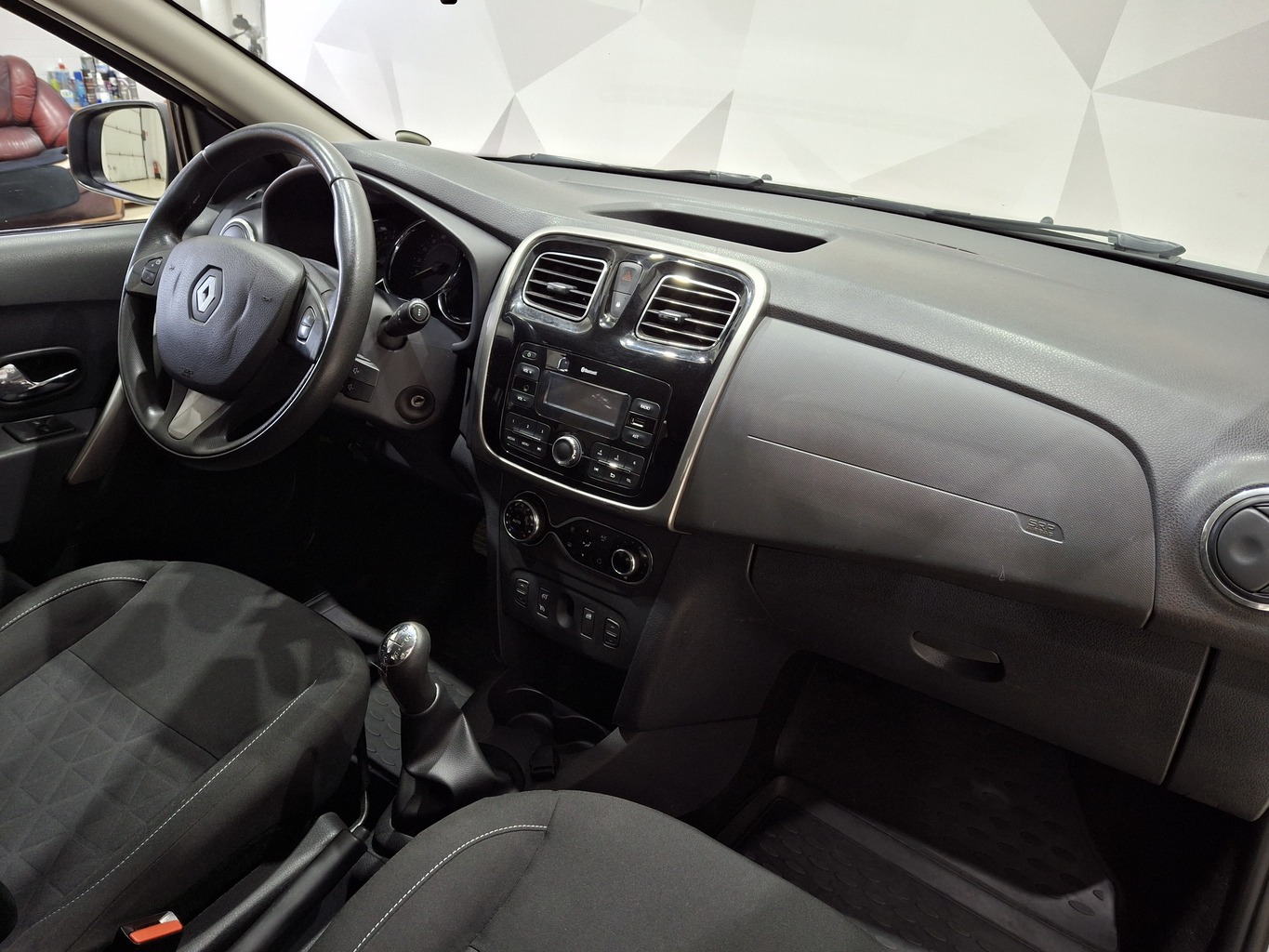 RENAULT SANDERO