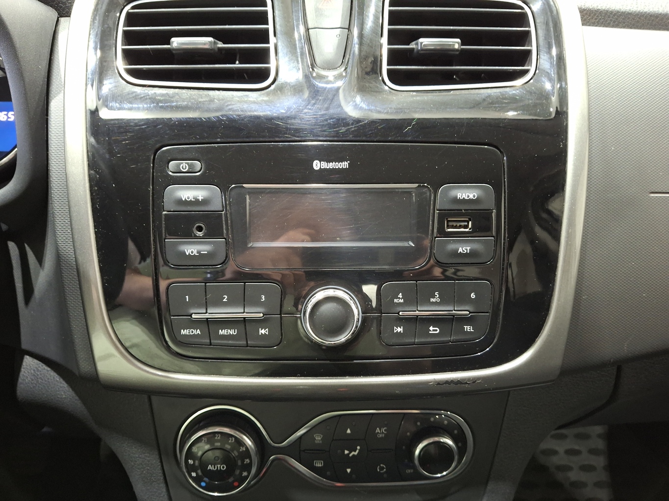 RENAULT SANDERO