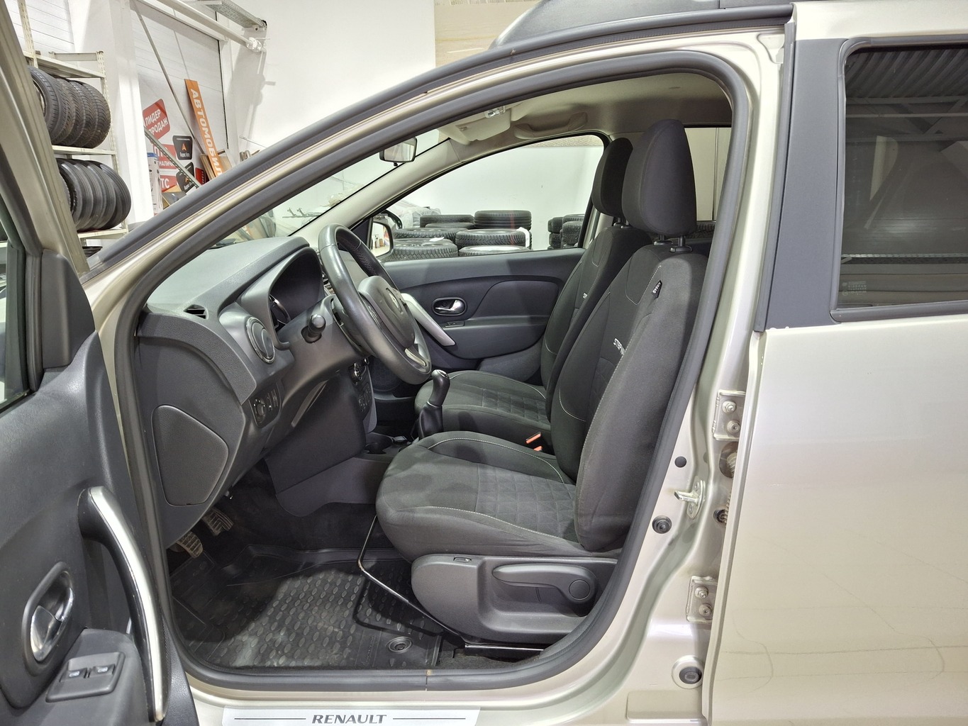 RENAULT SANDERO
