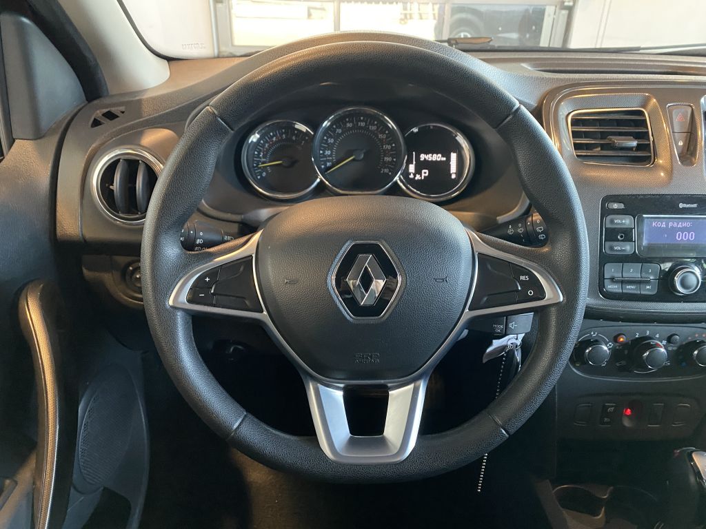 RENAULT SANDERO