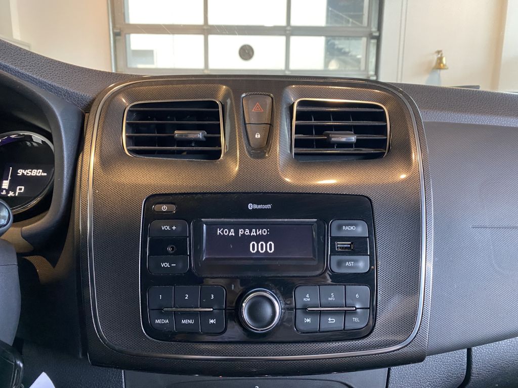 RENAULT SANDERO