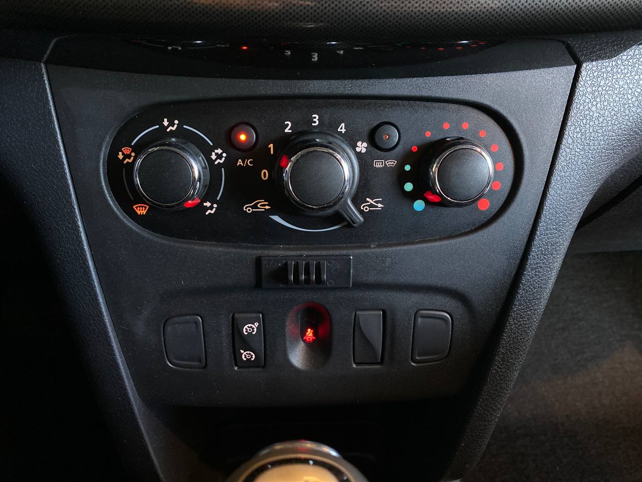 RENAULT SANDERO