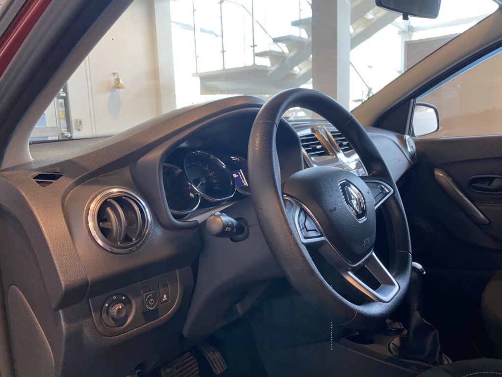 RENAULT SANDERO