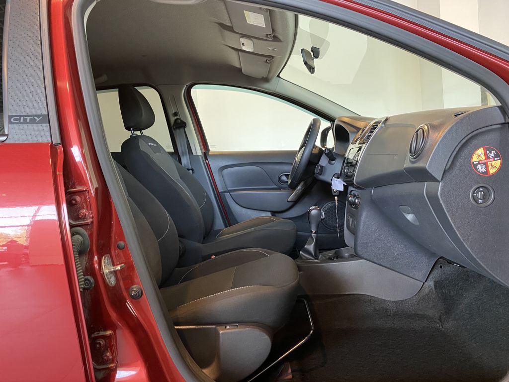 RENAULT SANDERO