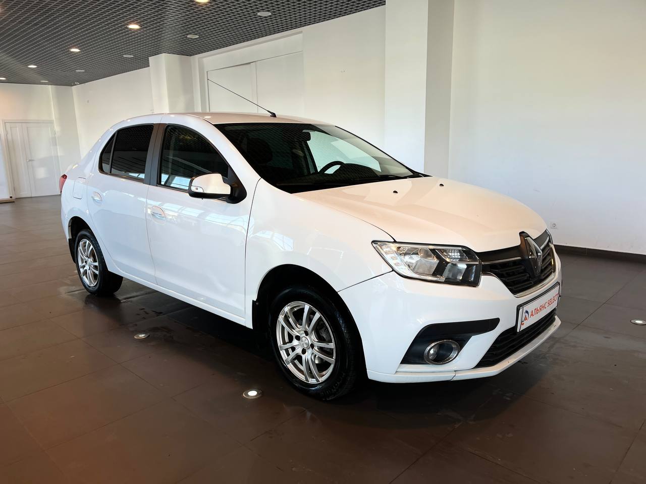 RENAULT LOGAN