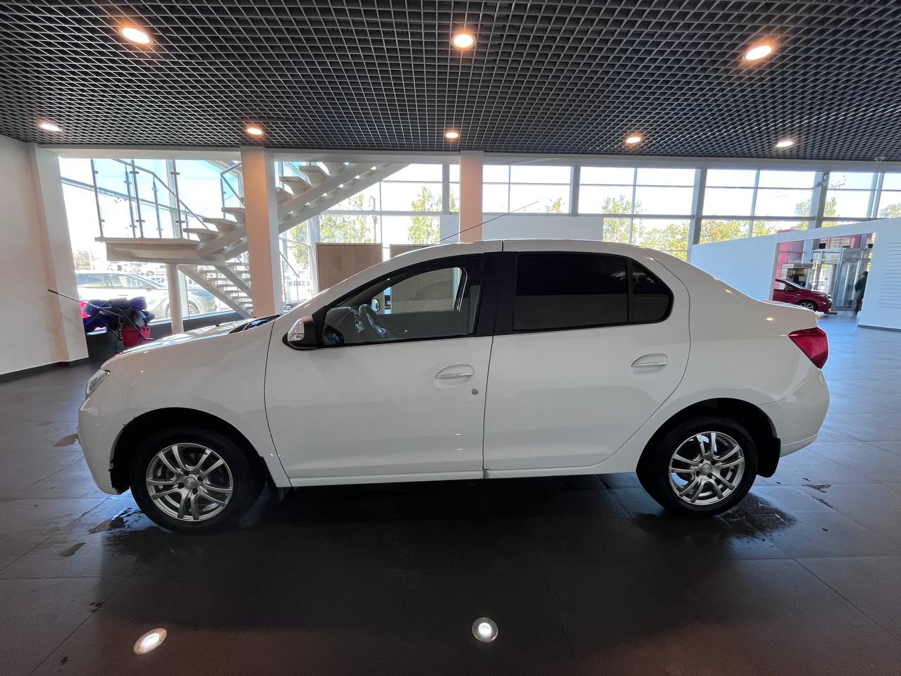 RENAULT LOGAN