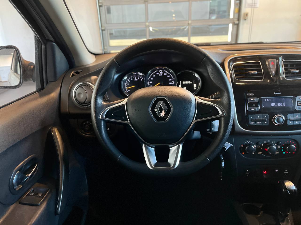 RENAULT LOGAN