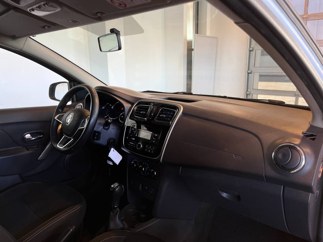 RENAULT LOGAN