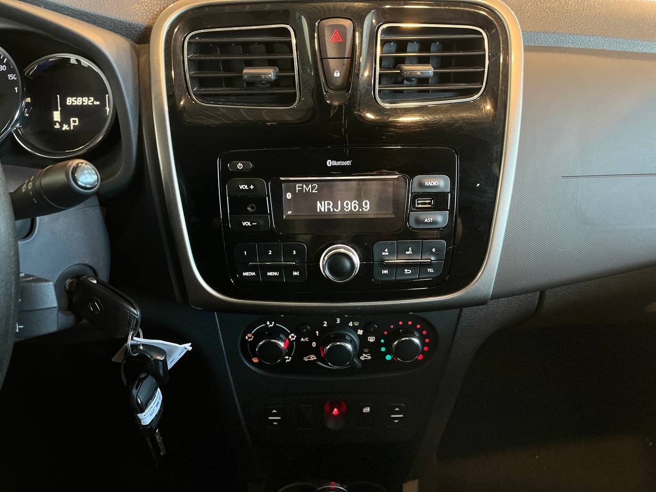 RENAULT LOGAN