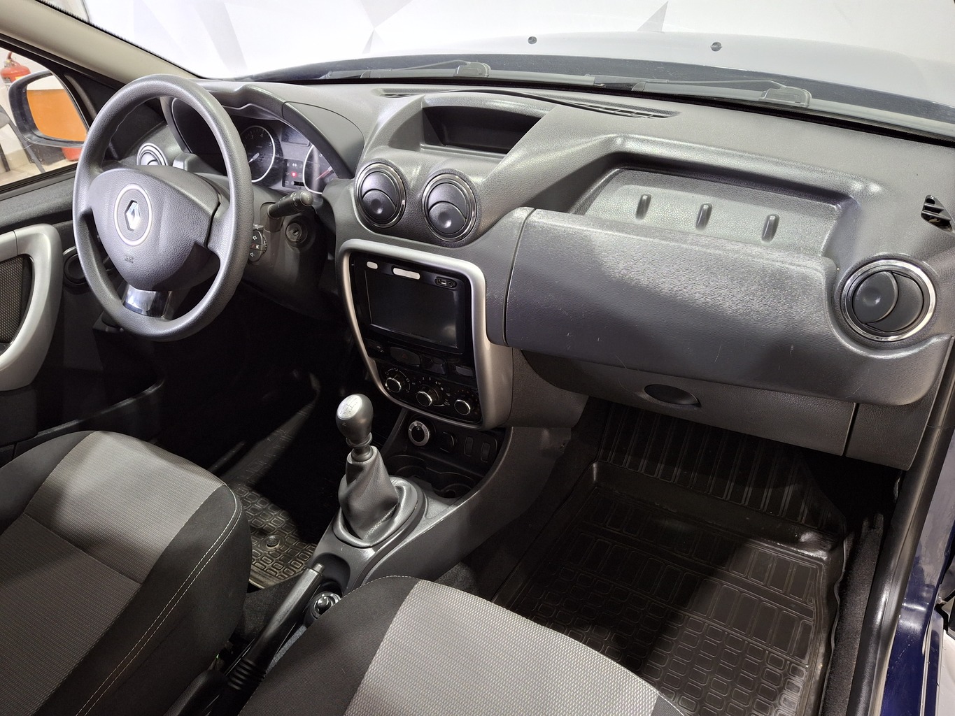 RENAULT DUSTER
