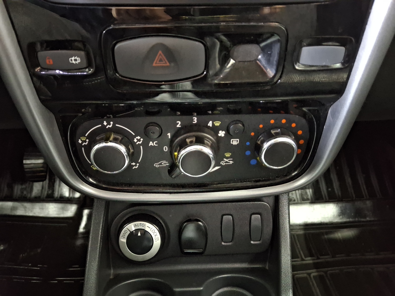 RENAULT DUSTER