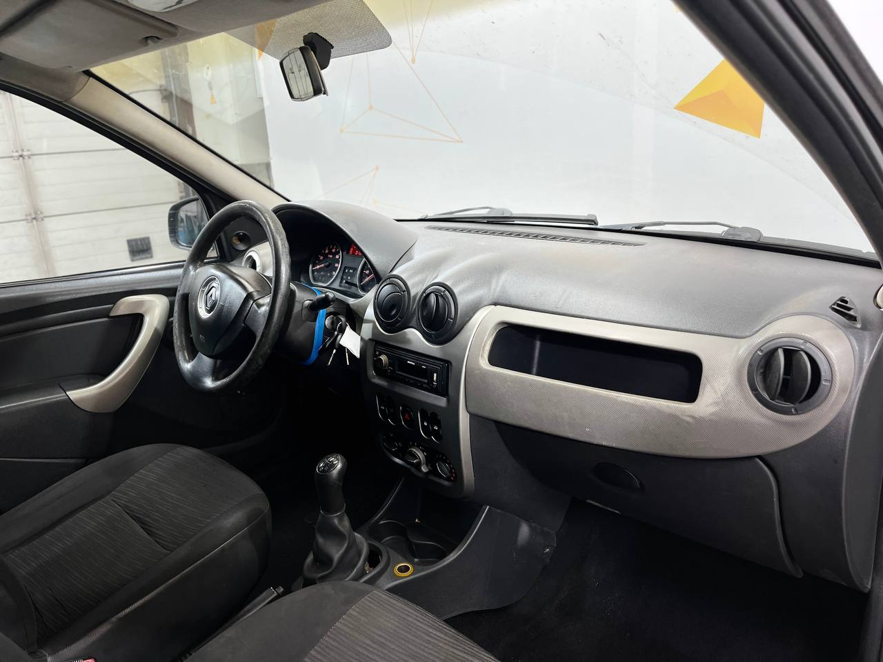 RENAULT LOGAN