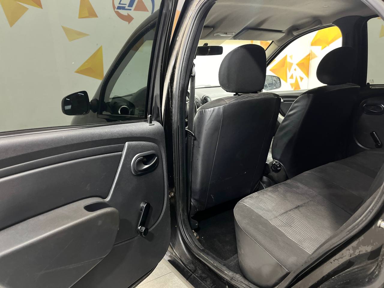 RENAULT LOGAN