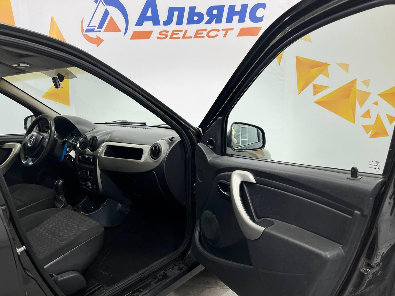 RENAULT LOGAN