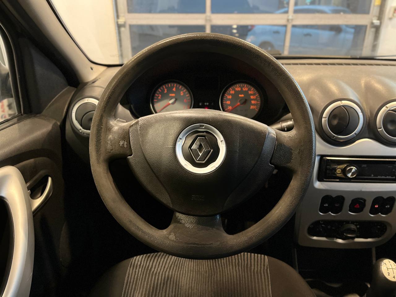 RENAULT LOGAN