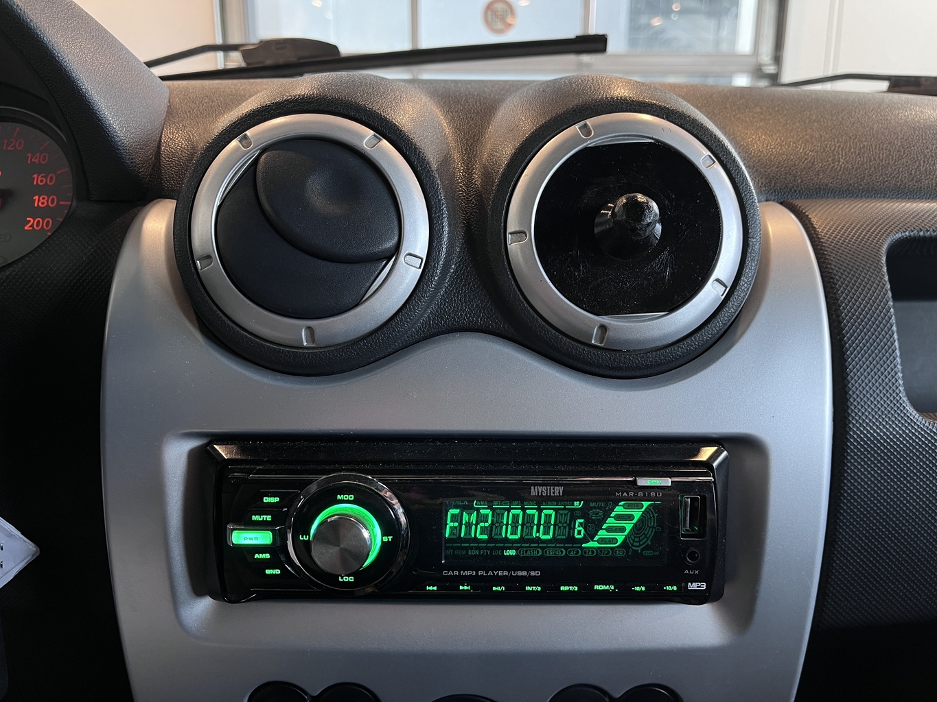 RENAULT LOGAN