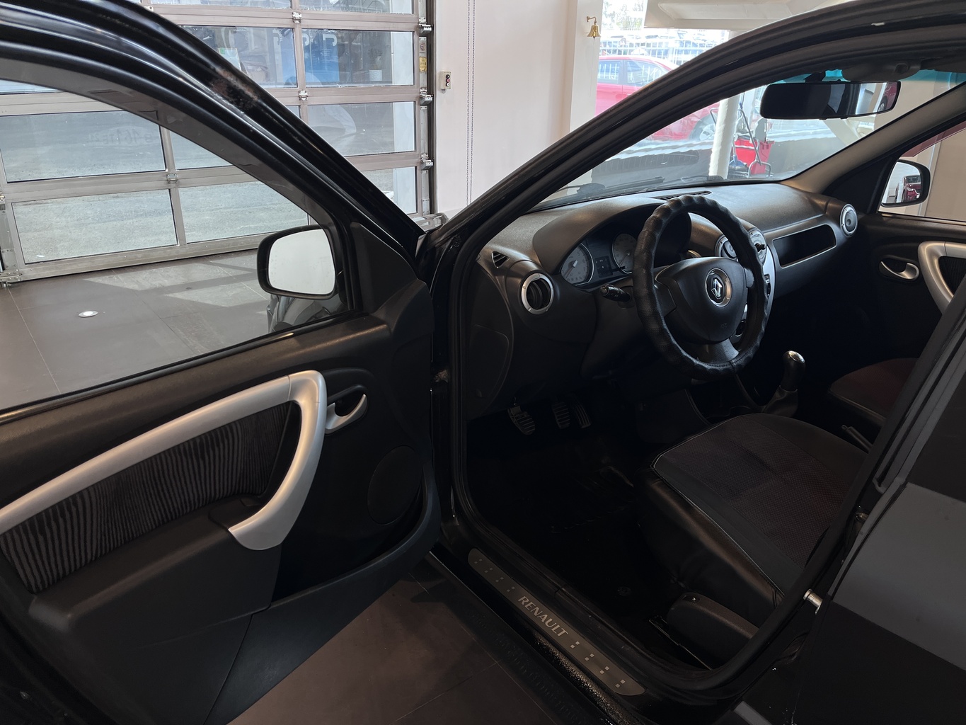 RENAULT LOGAN