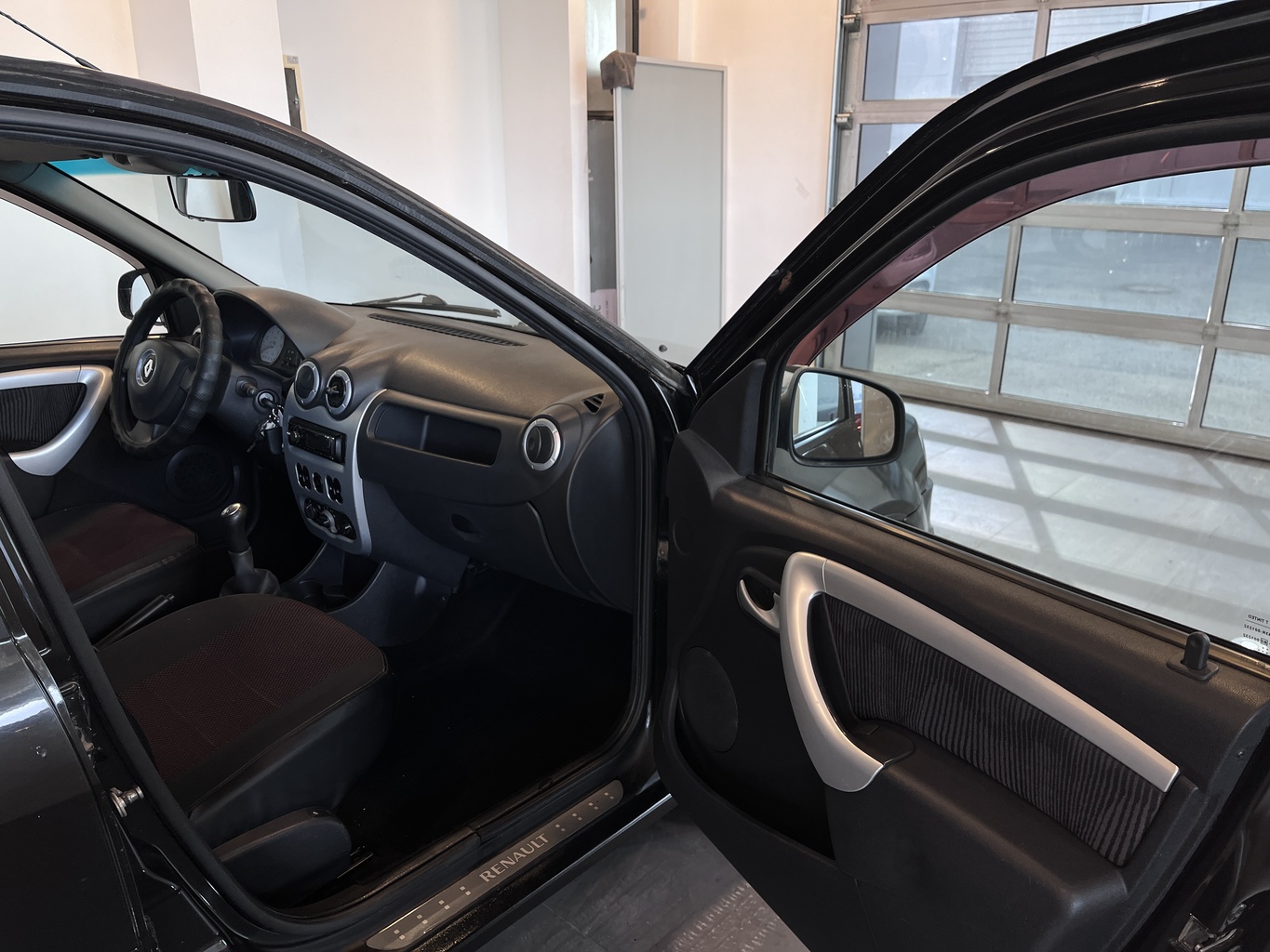 RENAULT LOGAN