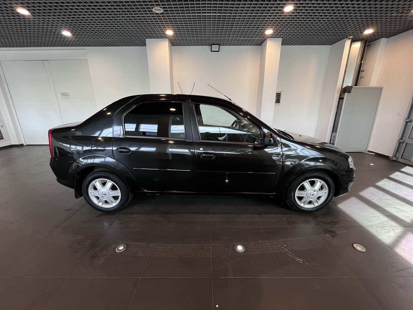 RENAULT LOGAN