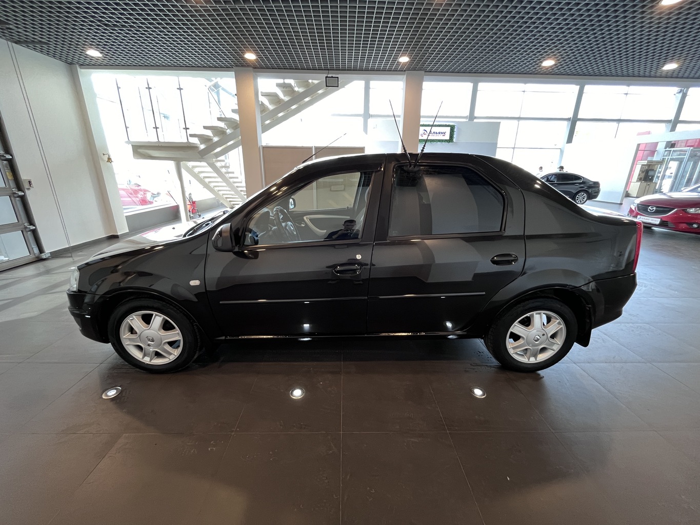 RENAULT LOGAN