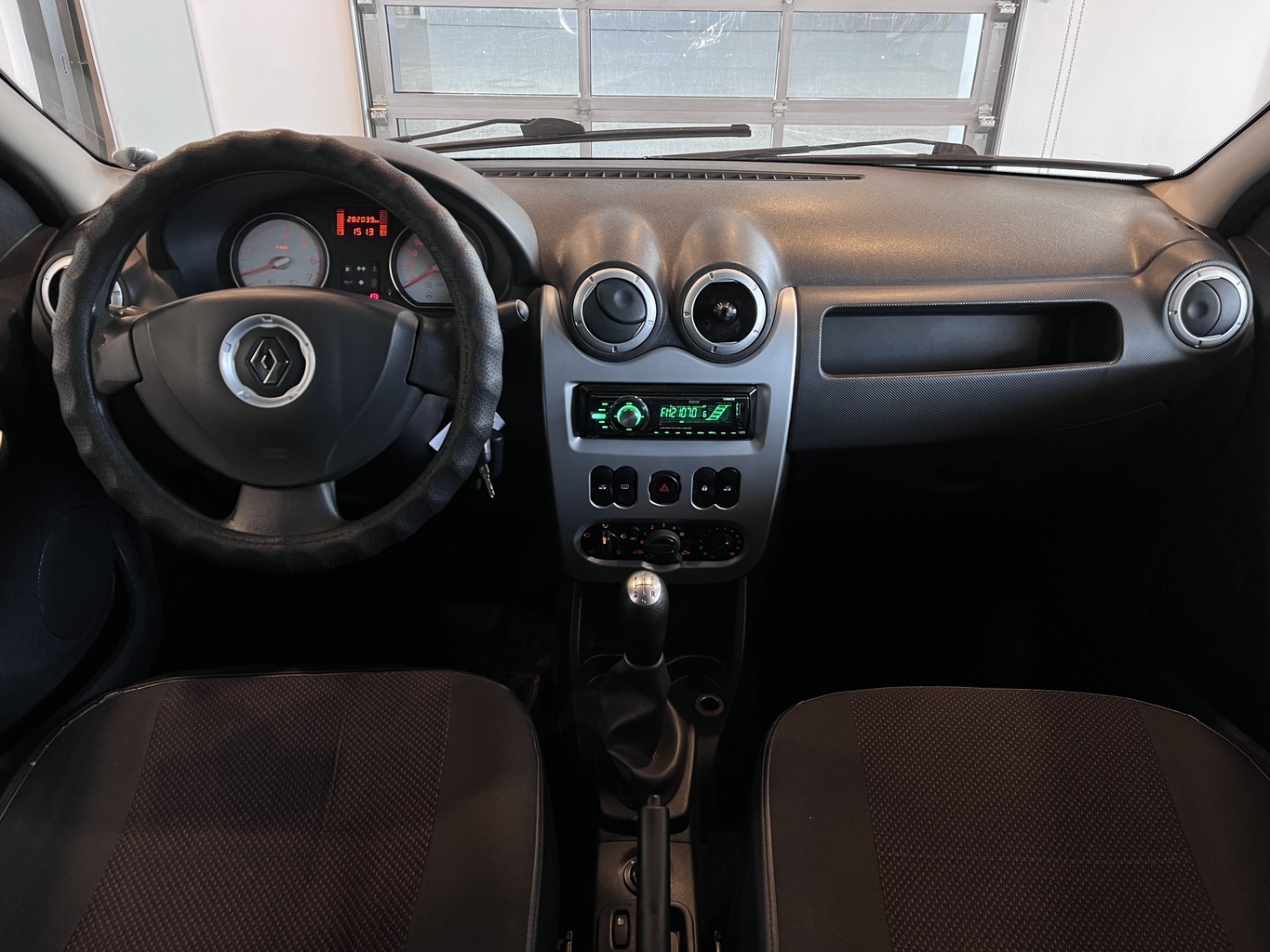 RENAULT LOGAN