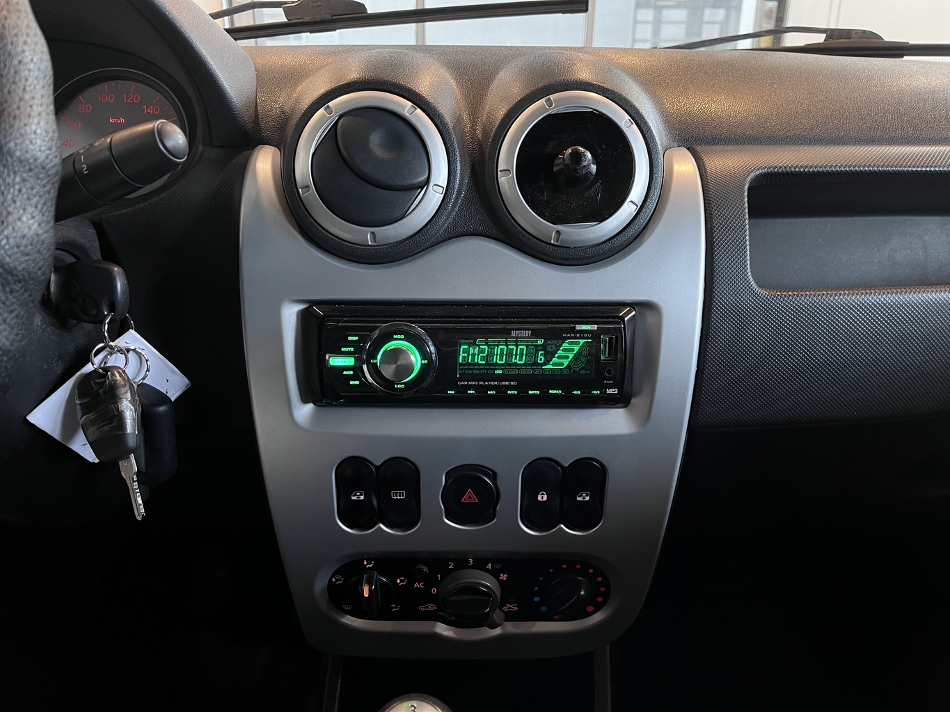 RENAULT LOGAN